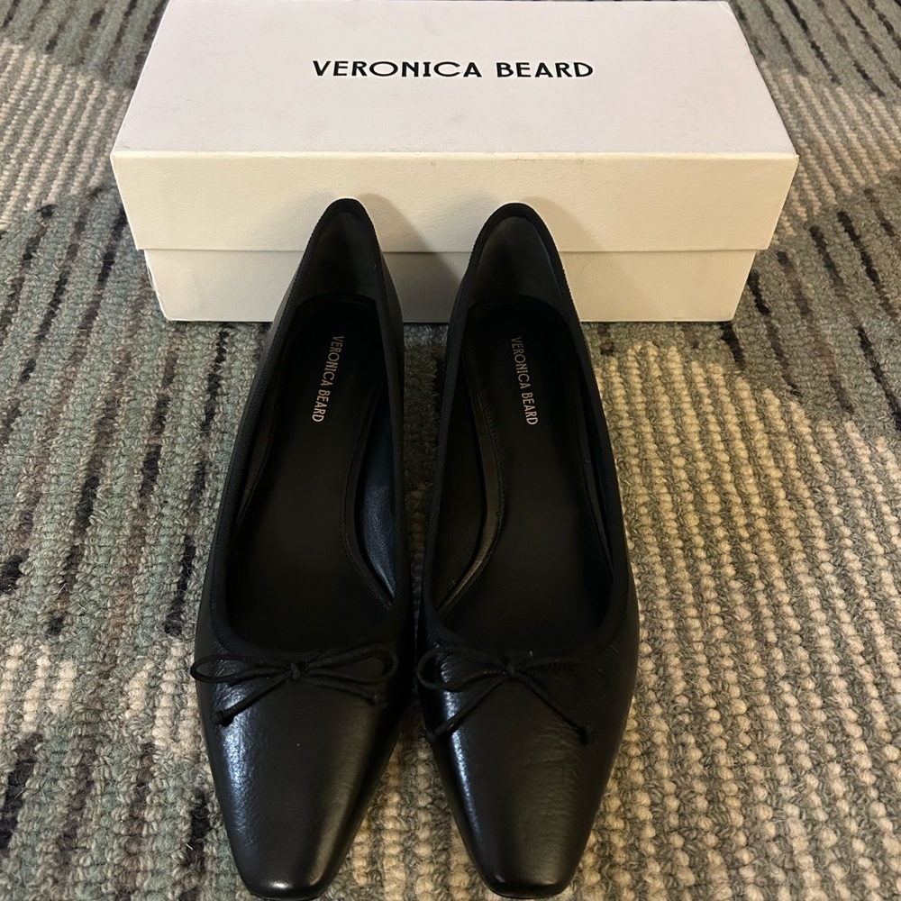 Veronica Beard Black Flats